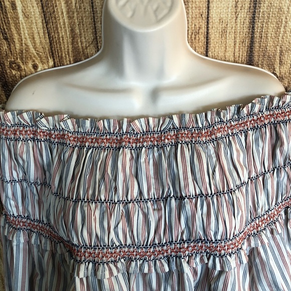 NWT Gianni Bini Magda off the shoulders top - Picture 4 of 8